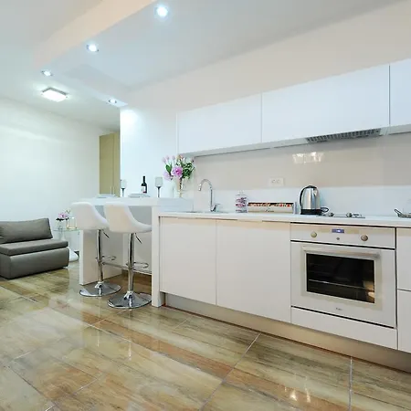 アパート Primera Luxury ザダル